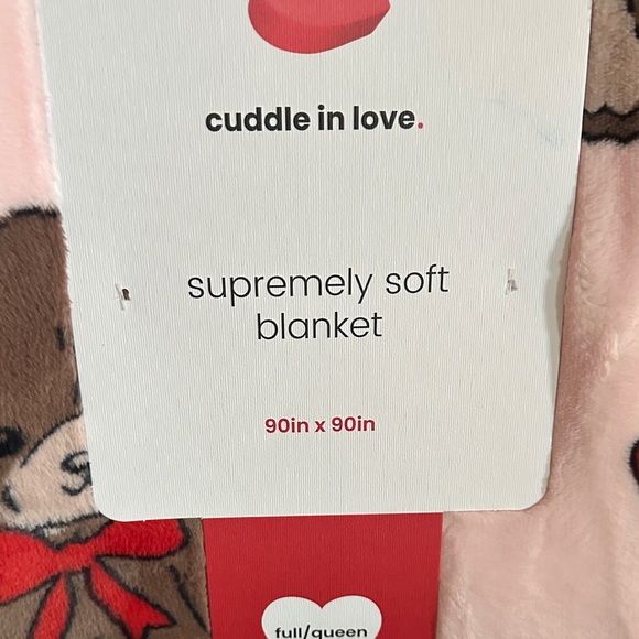 Cuddle in Love Valentine Teddy Bear 🧸 Blanket Queen Heart ♥️ NEW! - Picture 4 of 10